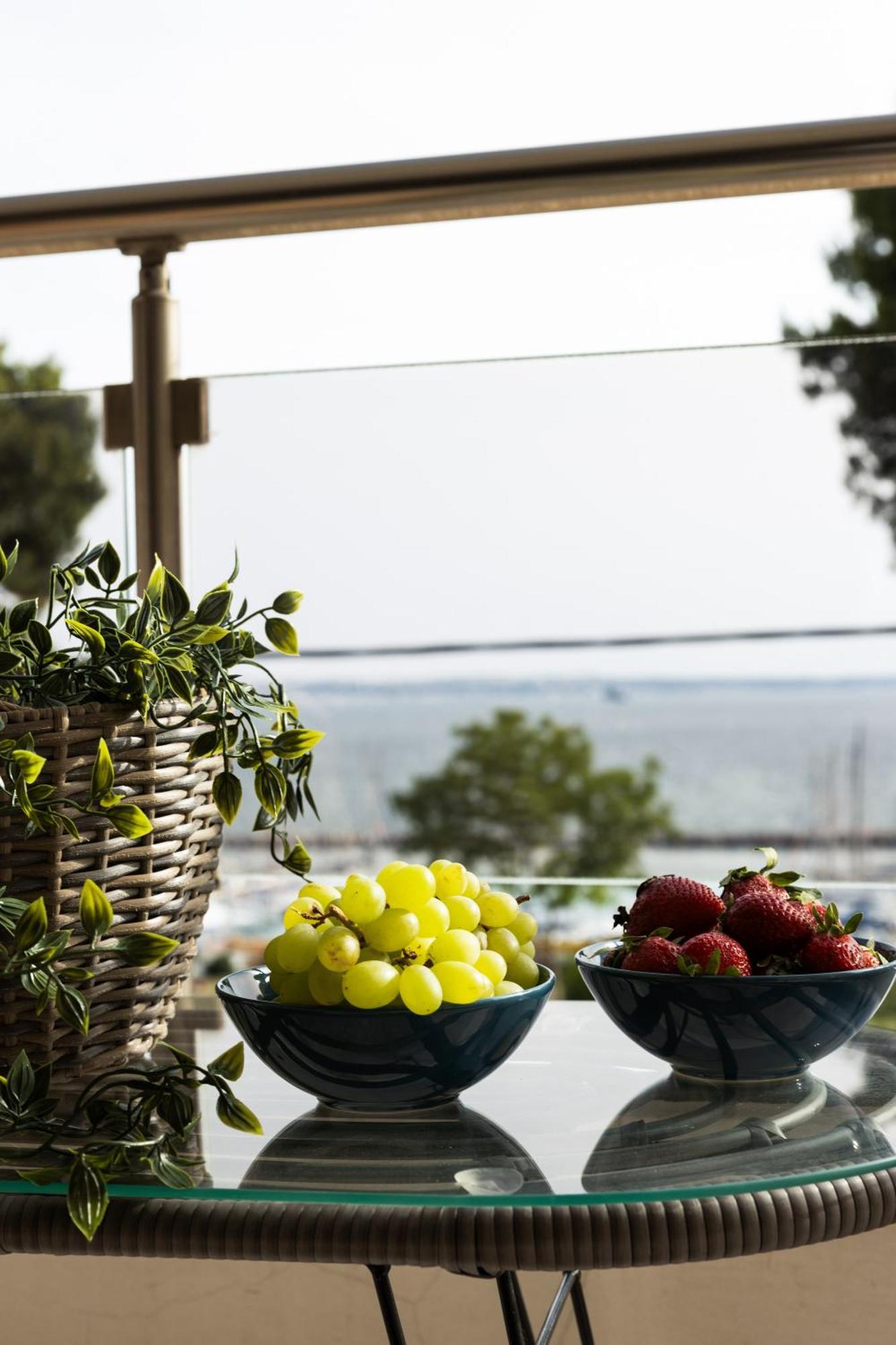 Champagne Sea View Apartment By Binobi! เทสซาโลนิกิ ภายนอก รูปภาพ