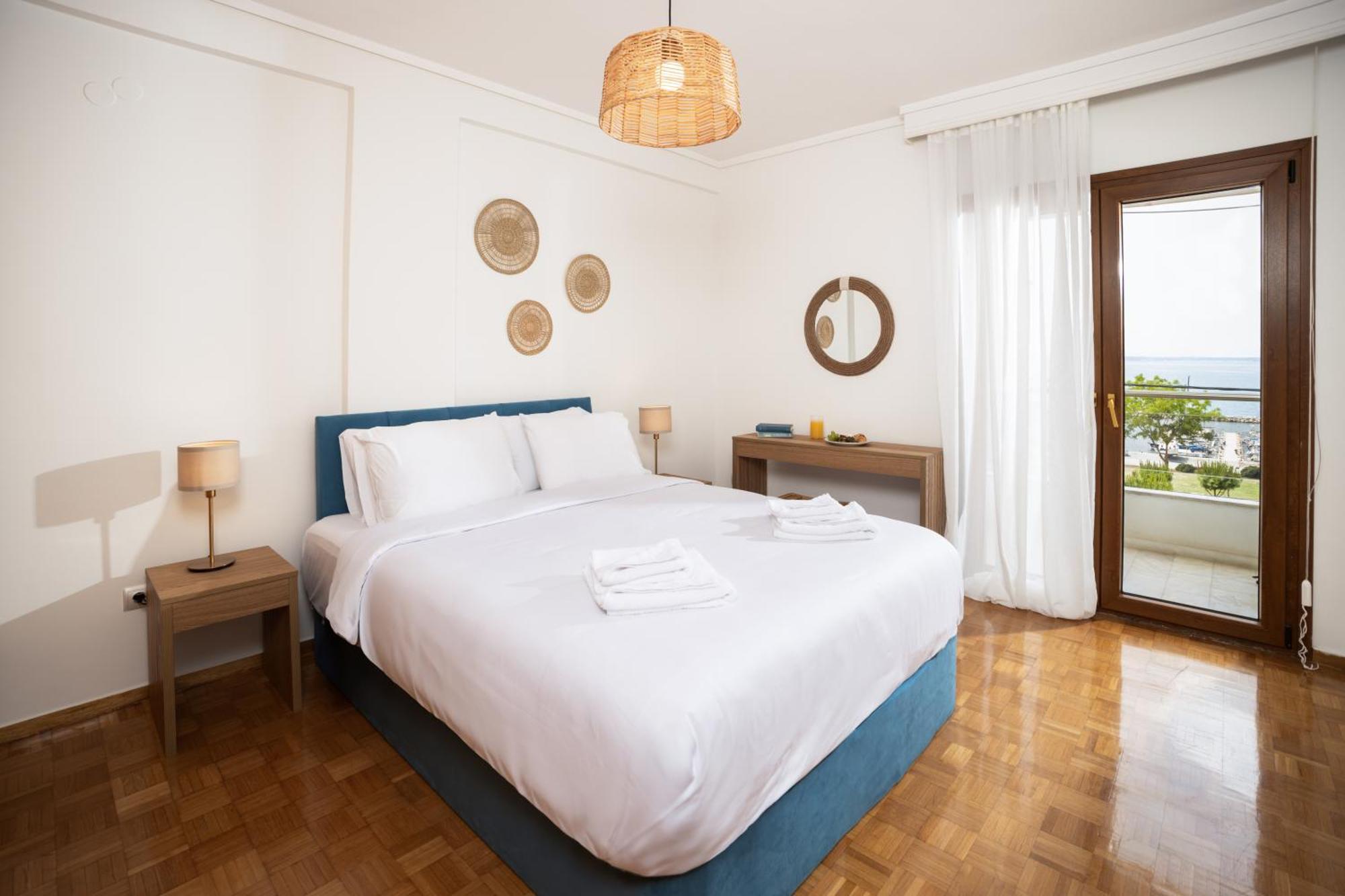 Champagne Sea View Apartment By Binobi! เทสซาโลนิกิ ภายนอก รูปภาพ