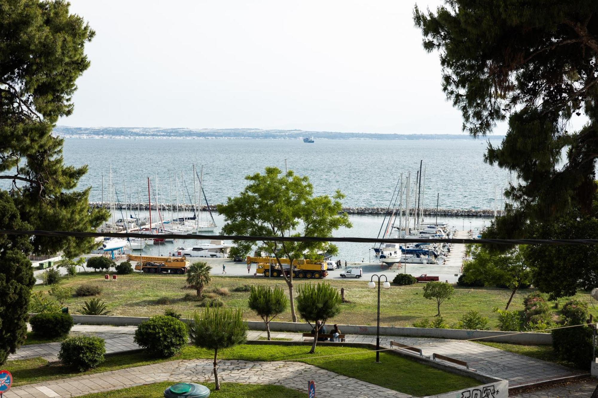 Champagne Sea View Apartment By Binobi! เทสซาโลนิกิ ภายนอก รูปภาพ